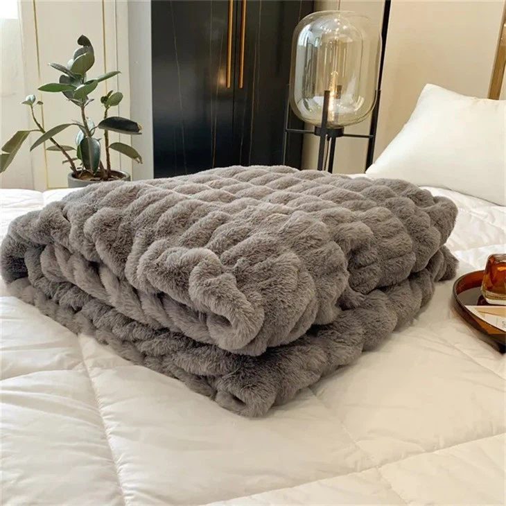 faux fur blanket