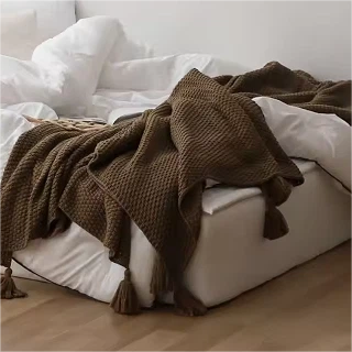 Cotton Knitted Blanket With Tassel